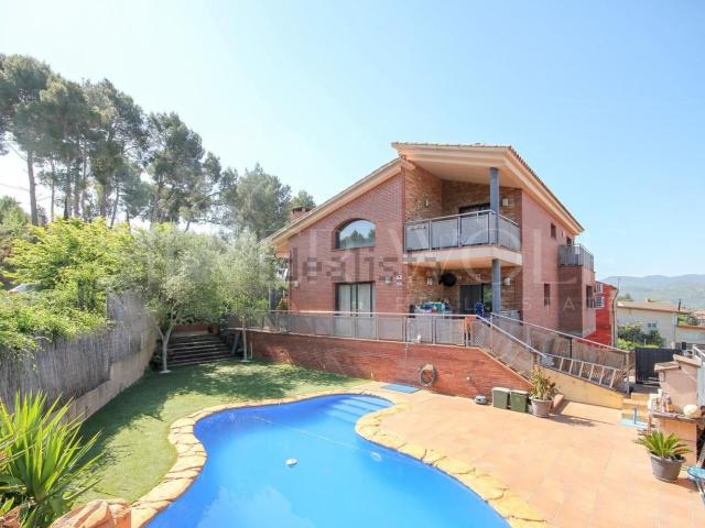 Chalet, Castellbisbal