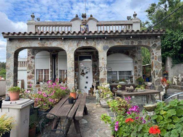 Chalet, Castellbisbal