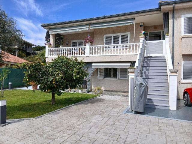 Chalet, Castellbisbal
