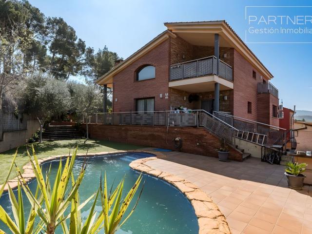 Chalet, Castellbisbal