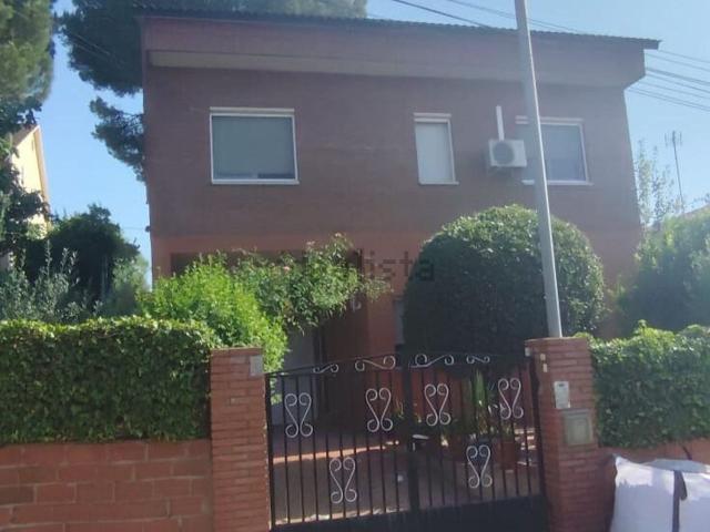 Chalet, Castellbisbal