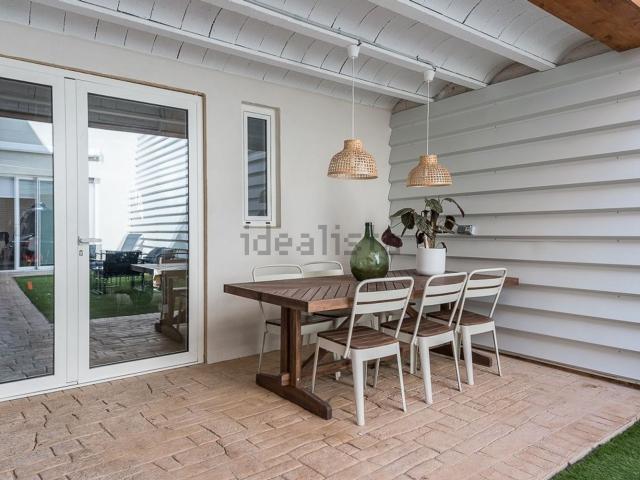 Chalet, Castellbisbal