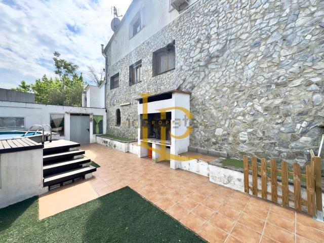 Chalet, Castellbisbal