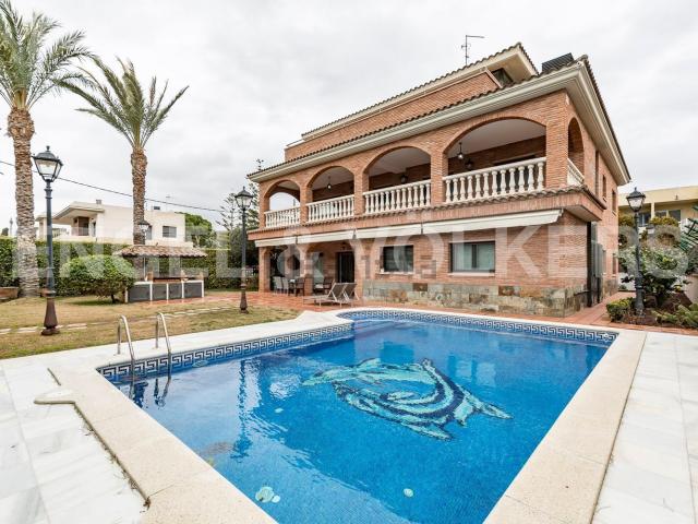 Chalet, Castelldefels