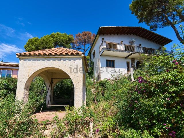 Chalet, Castelldefels