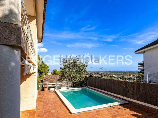 Chalet, Castelldefels
