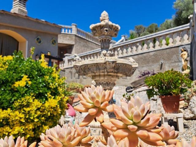 Chalet, Castellet i la Gornal