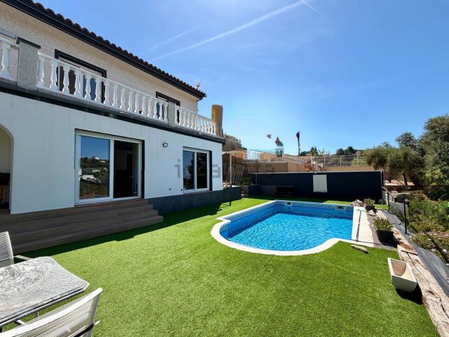 Chalet, Castellet i la Gornal