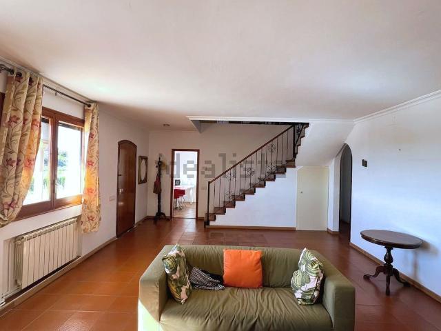 Chalet, Castellví de la Marca