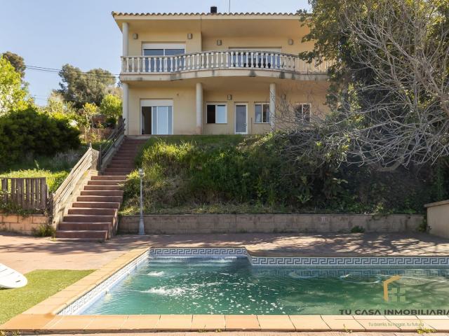 Chalet, Castellví de Rosanes