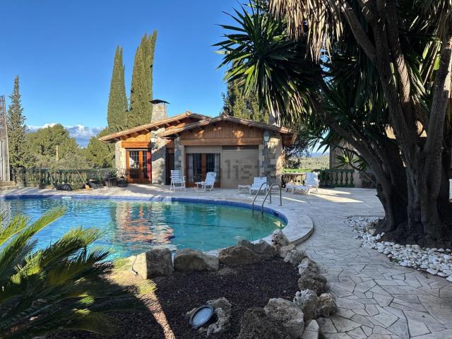 Chalet, Castellví de Rosanes