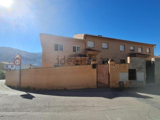 Chalet, Cenes de la Vega