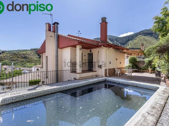 Chalet, Cenes de la Vega
