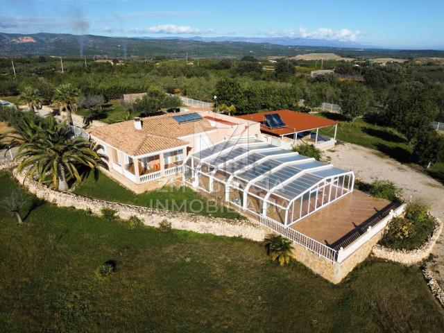 Chalet, Cervera del Maestre