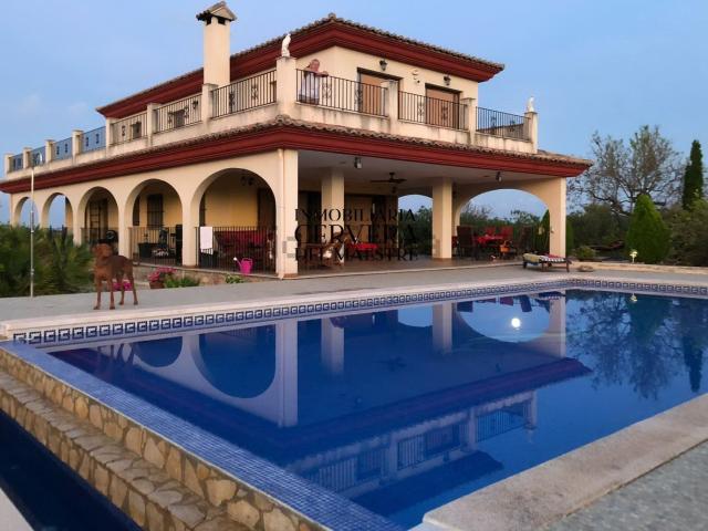 Chalet, Cervera del Maestre
