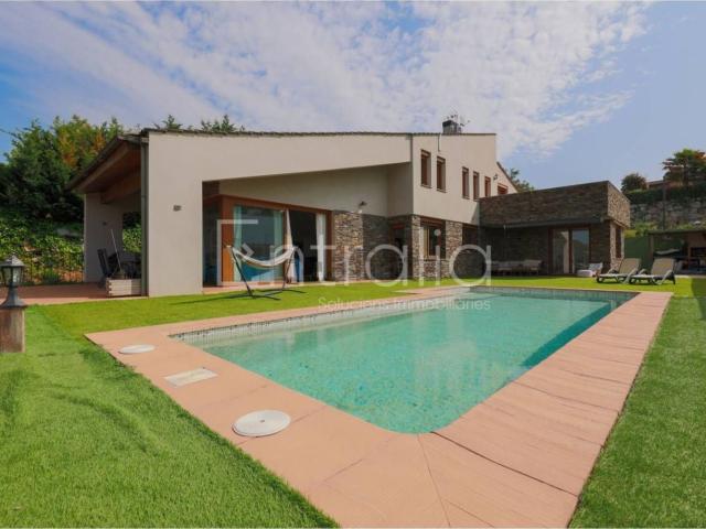 Chalet, Cerviá de Ter