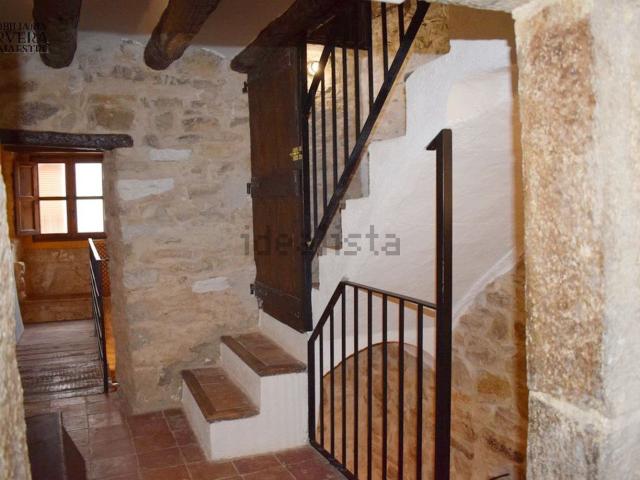 Chalet, Chert