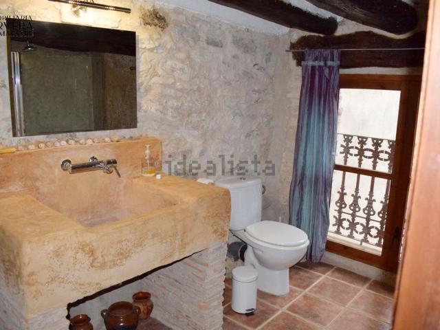 Chalet, Chert