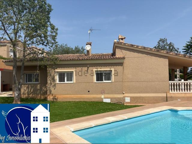 Chalet, Chiva