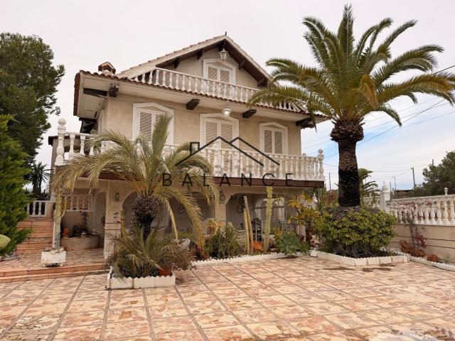 Chalet, Ciudad de Asís Font Calent El Bacarot, Alicante / Alacant