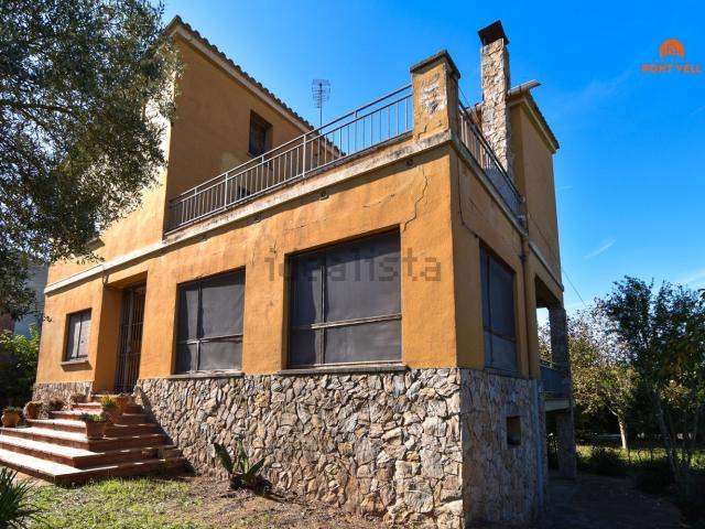 Chalet, Cruílles, Monells i Sant Sadurni de l&apos Heura