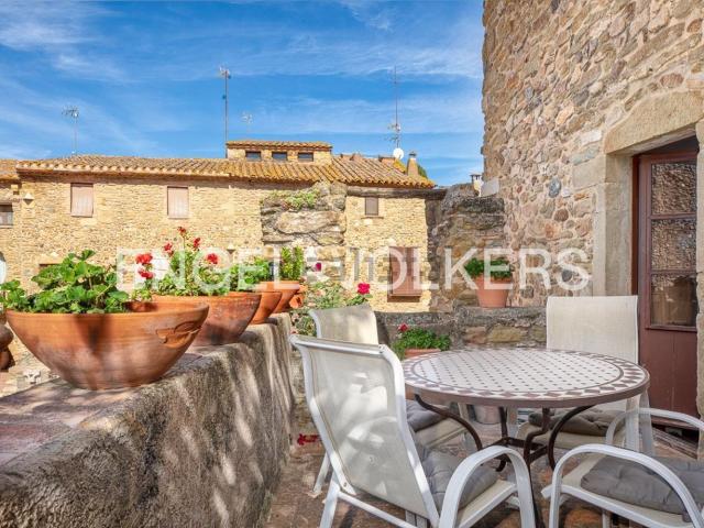 Chalet, Cruílles, Monells i Sant Sadurni de l&apos Heura