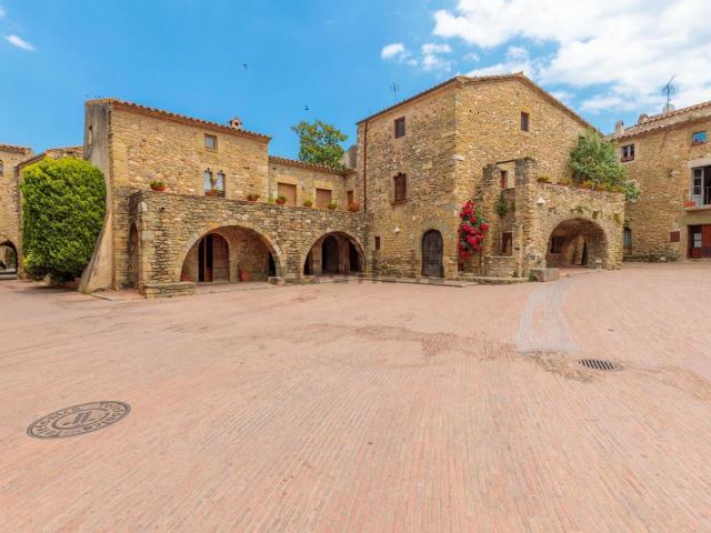 Chalet, Cruílles, Monells i Sant Sadurni de l&apos Heura