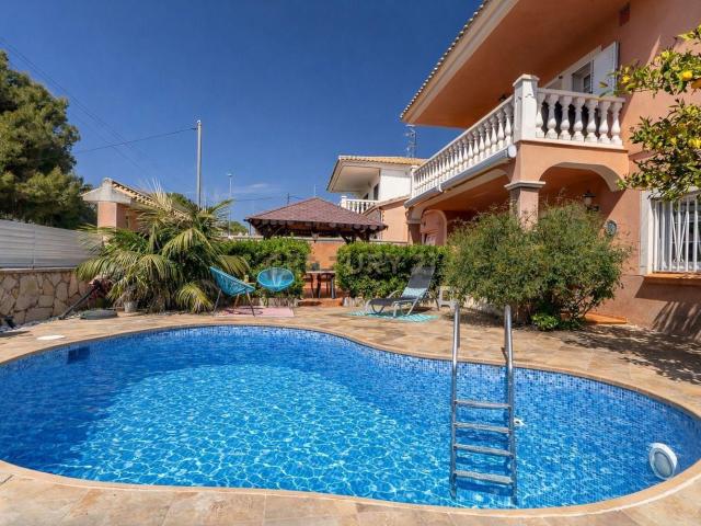 Chalet, Cubelles