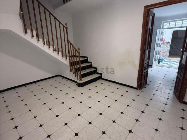 Chalet, Cuevas de San Marcos