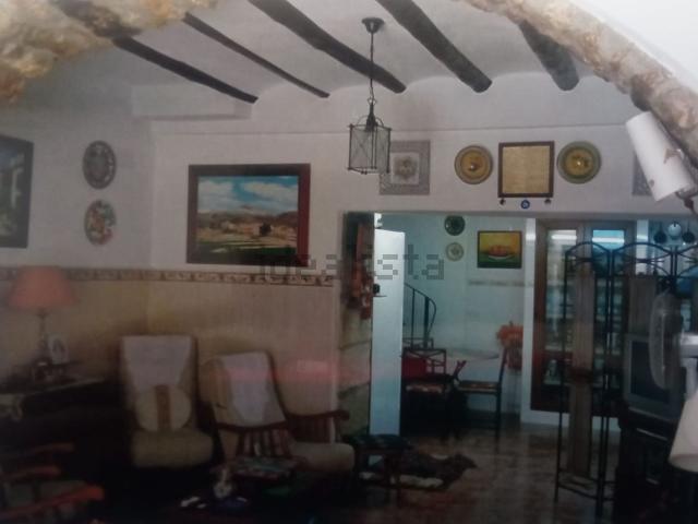 Chalet, Cuevas de Vinroma