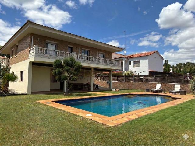 Chalet, Cunit