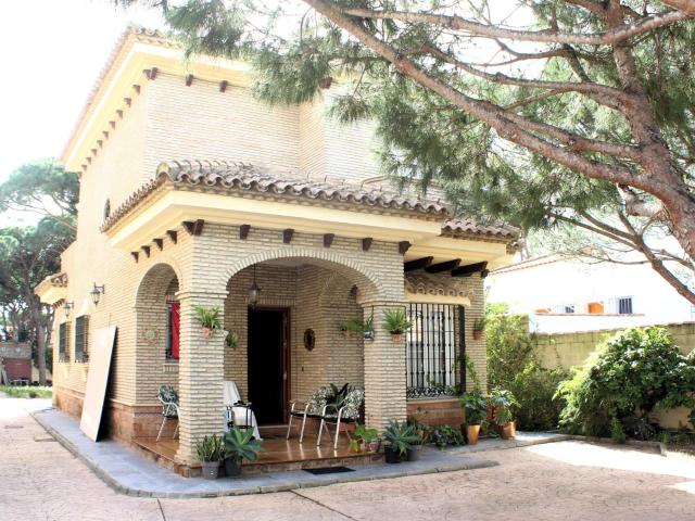 CHALET A 400M DE LA PLAYA DE LA BARROSA