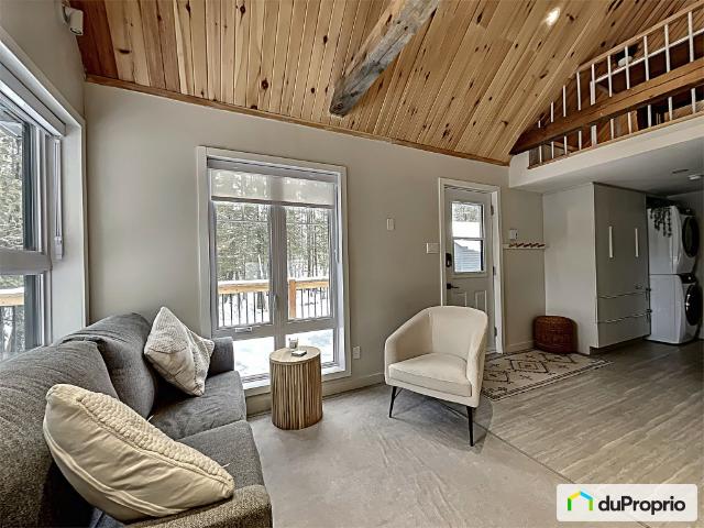 Chalet à vendre Ste Thérèse De La Gatineau 2 chambres 1 salle de bain #1094