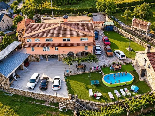 Chalet, A Cañiza