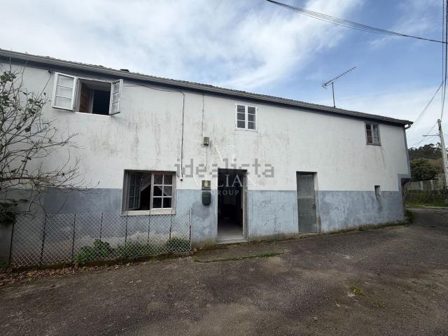 Chalet, A Estrada