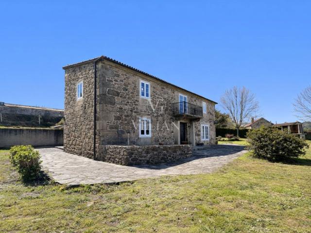 Chalet, A Estrada