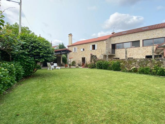 Chalet, A Estrada