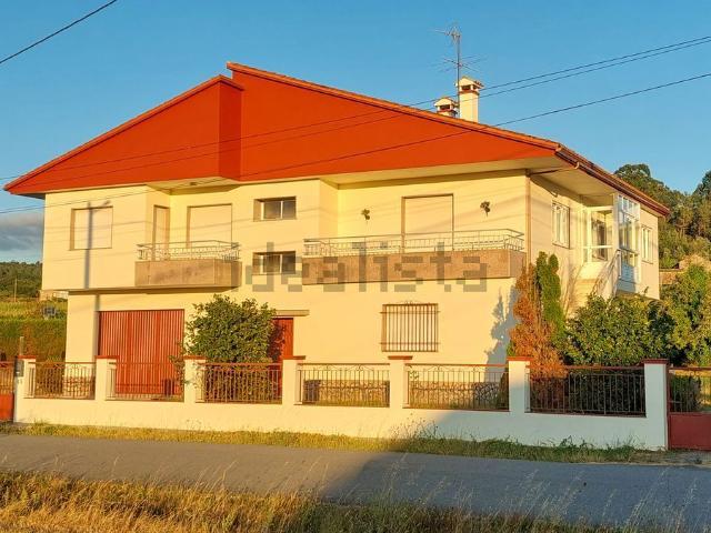 Chalet, A Estrada