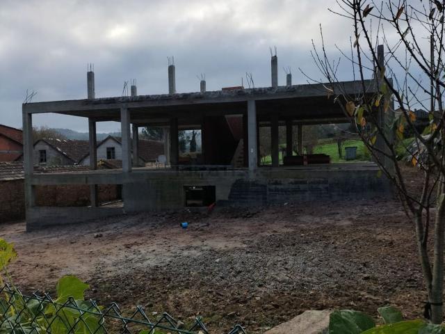 Chalet, A Estrada