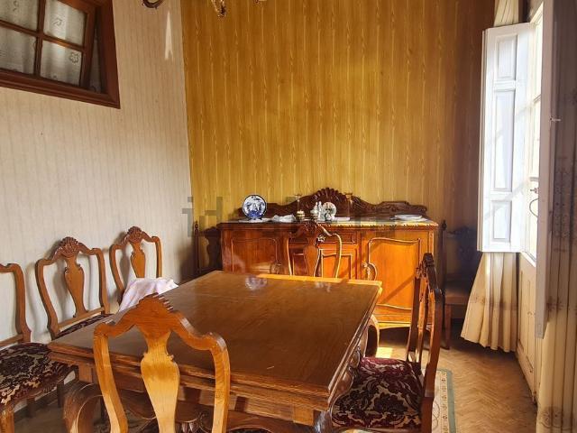Chalet, A Estrada