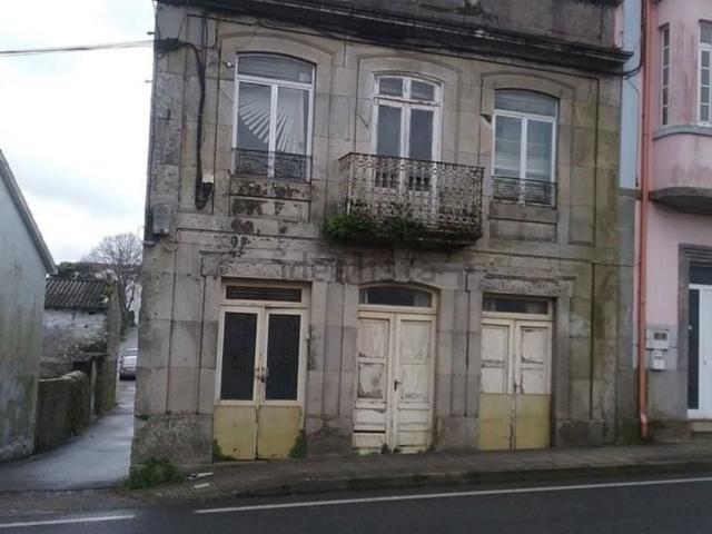 Chalet, A Guarda