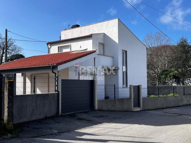 Chalet, A Guarda