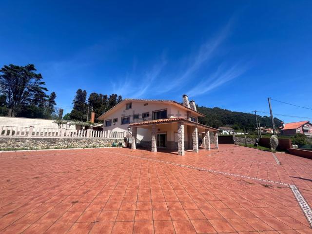 Chalet, A Guarda