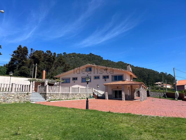 Chalet, A Guarda