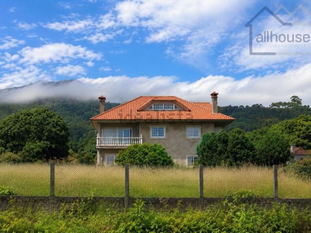 Chalet, A Guarda
