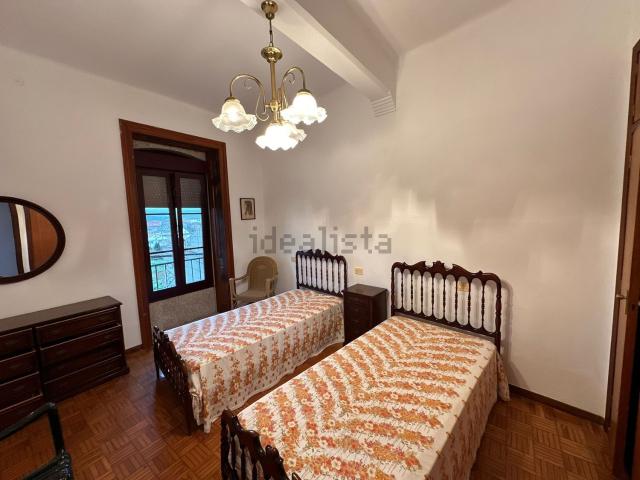 Chalet, A Guarda
