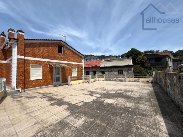 Chalet, A Guarda
