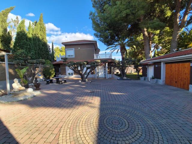 CHALET A LA VENTA EN ELDA
