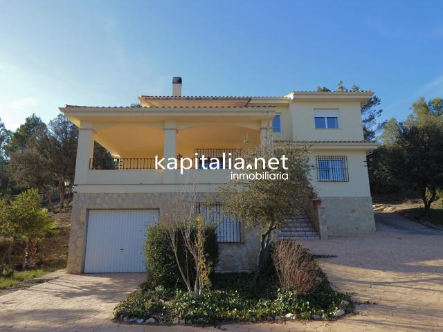 Chalet a la venta en la Sierra Mariola, Bocairent