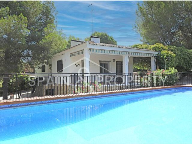 Chalet a la venta en suelo urbano en Godelleta, Valencia
